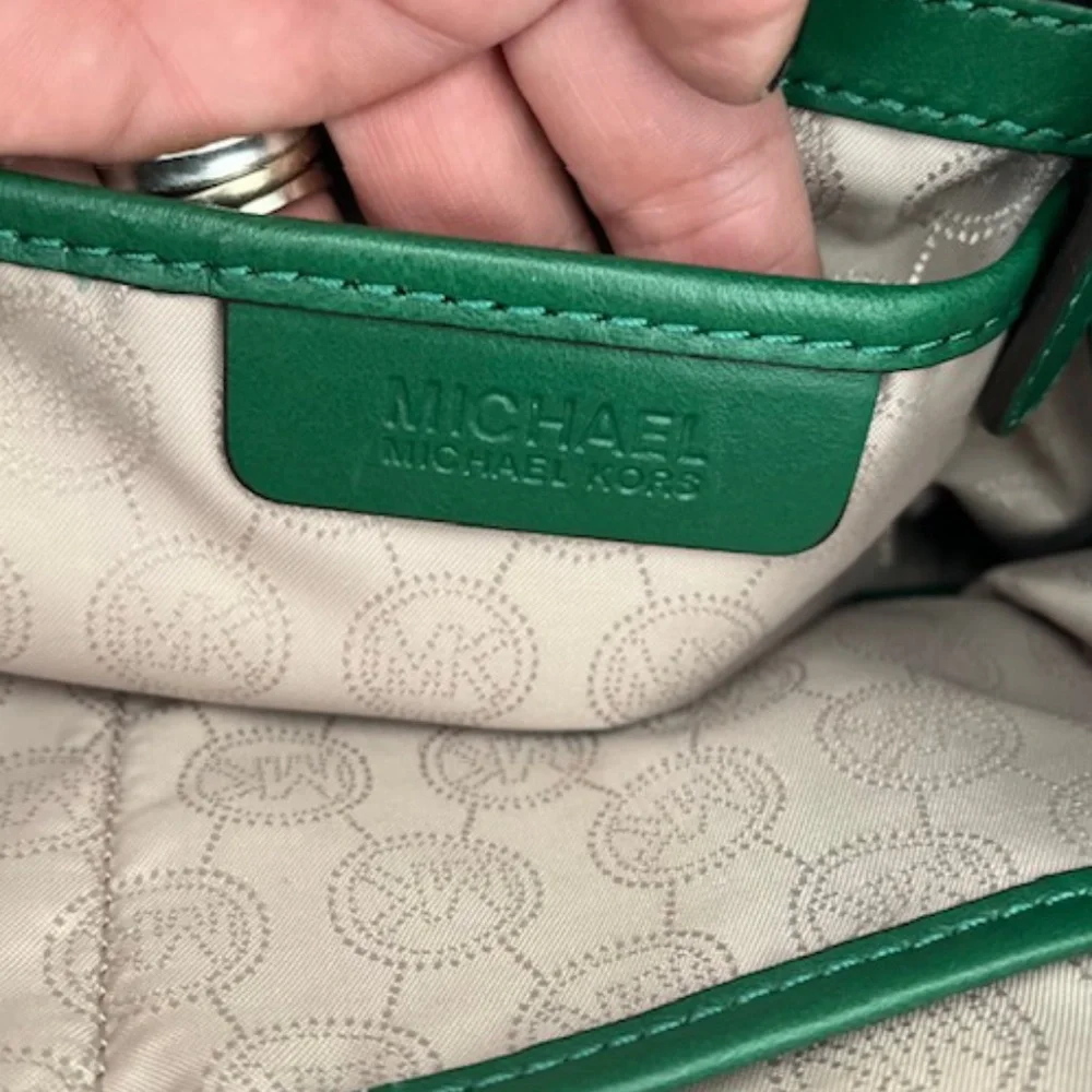 Michael Kors Green Hamilton Large Traveler Bag-New with detached tags - Picture 4 of 11